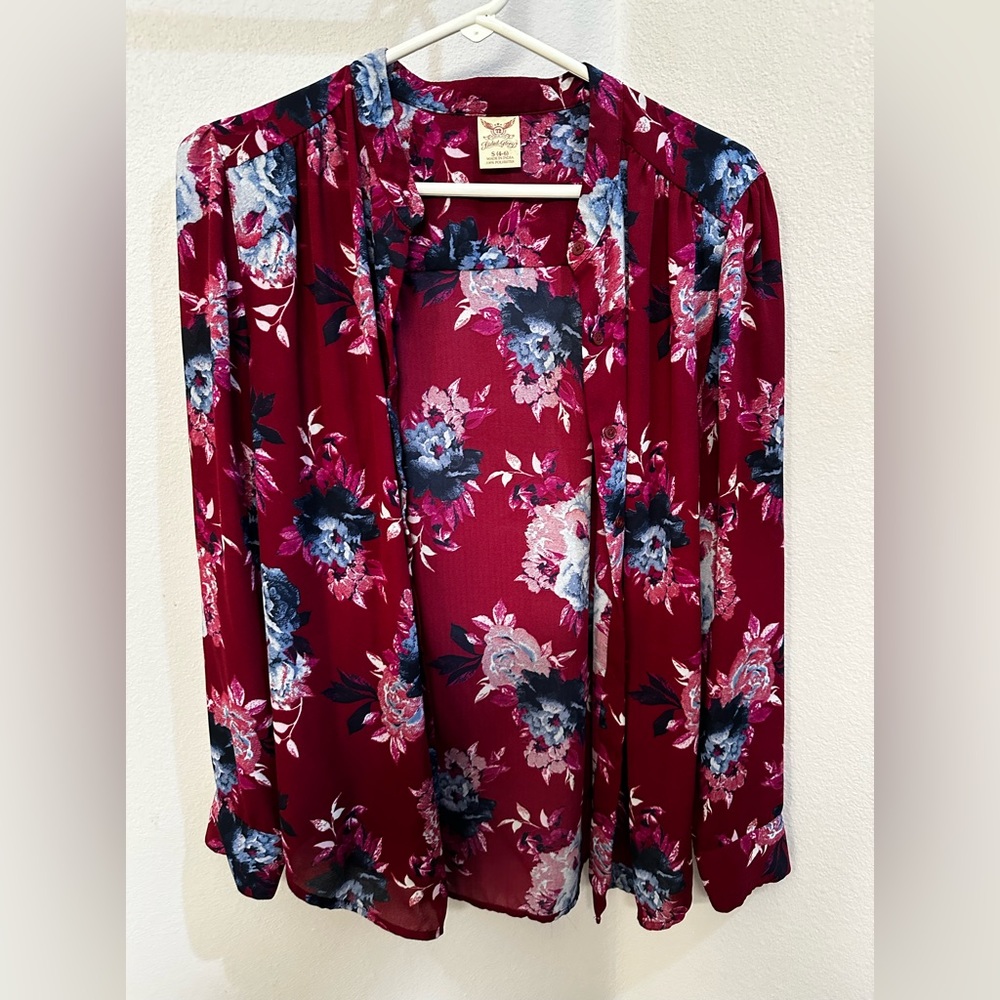 Button down blouse. Floral design. Target. Size S.
